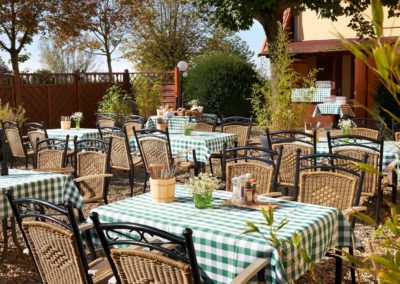 Classik-Hotel-Collection-Magdeburg-Beer-Garden-Outside-Web