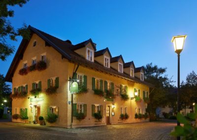 Classik-Hotel-Collection-Munich-Martinshof-Front-View-Night-Web